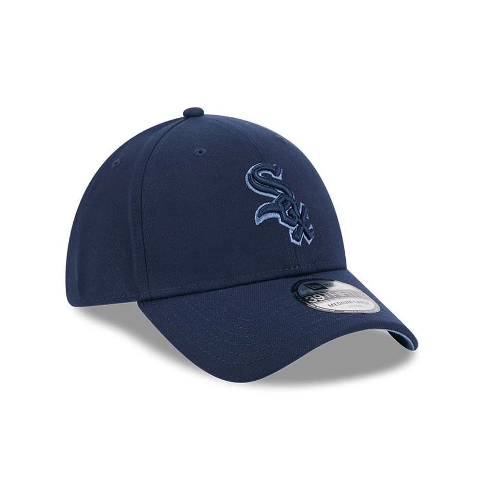 Pictured is this MLB Faded Oceanside Chicago White Sox 39THIRTY Stretch Fit cap in dark blue. 4