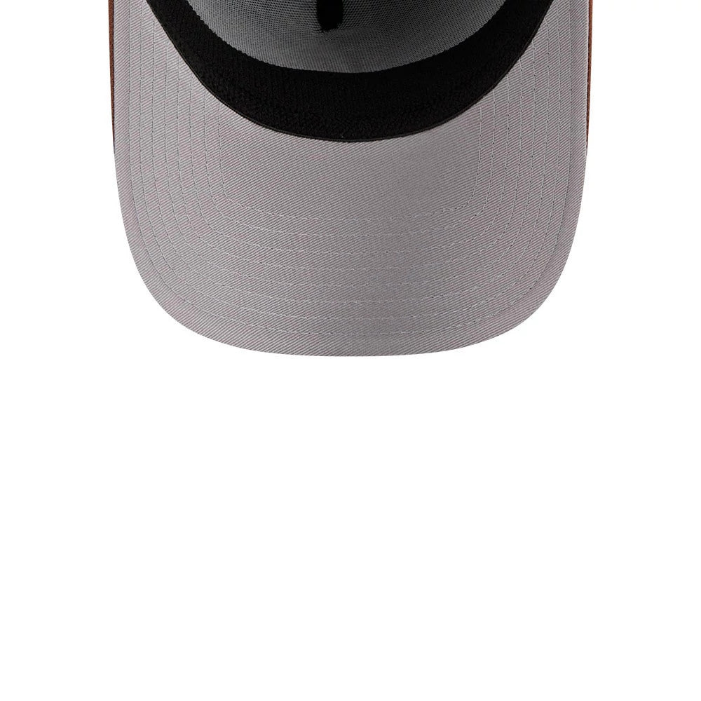 Pictured is this MLB Blueberry Tiramisu LA Dodgers 39THIRTY A-Frame Stretch Fit cap in navy & brown. 2
