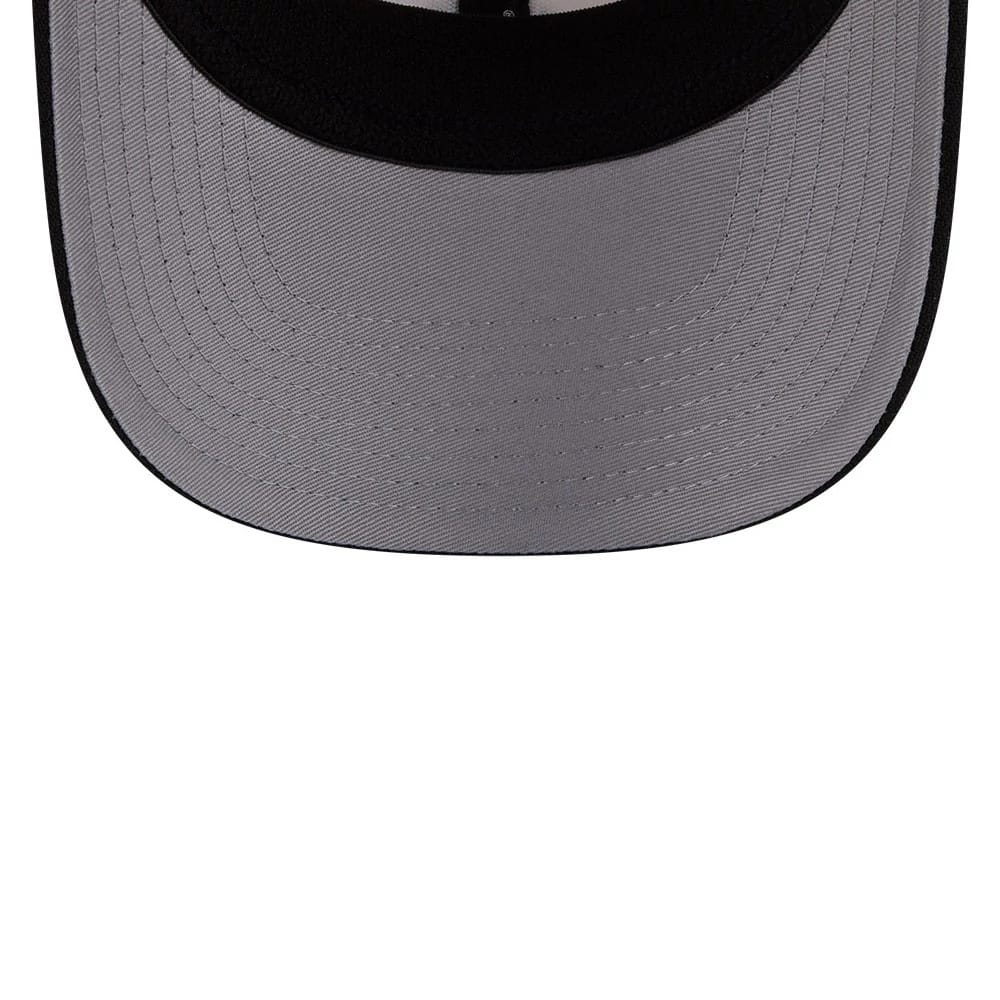 Pictured is this MLB 2 Tone New York Yankees 9SEVENTY Stretch Snap cap in cream & black. 2
