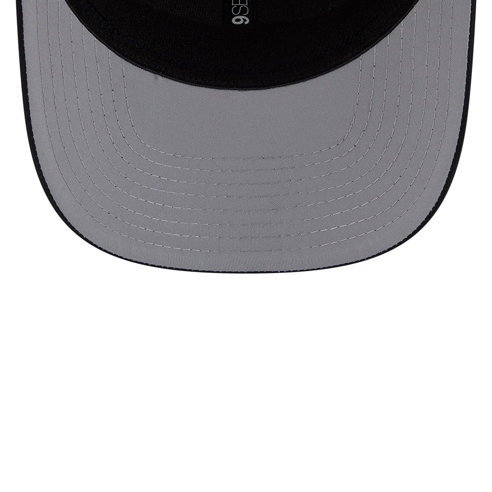 Pictured is this New Era Linear Logo 9SEVENTY Stretch Snap cap in white & black. 2