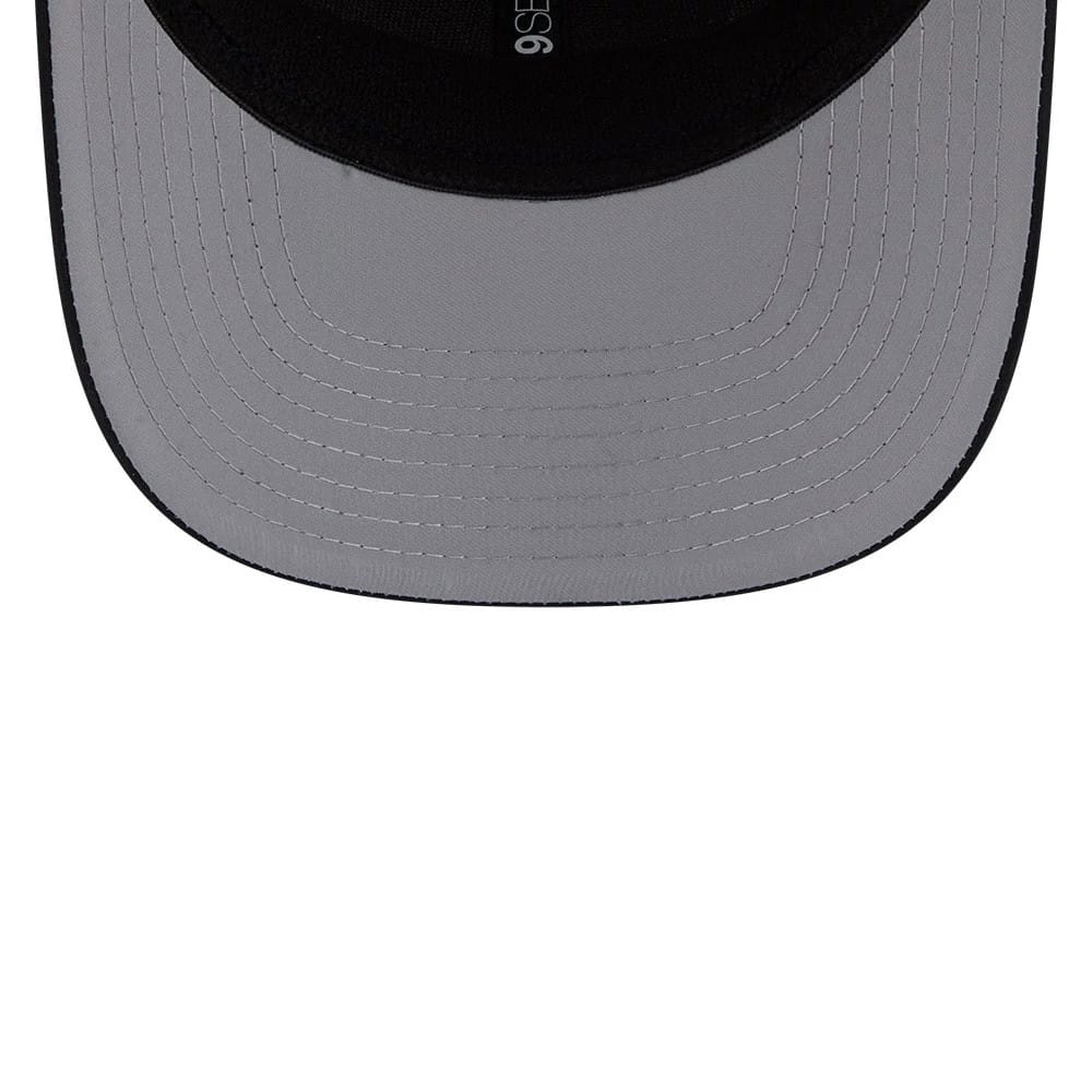 Pictured is this New Era Linear Logo 9SEVENTY Stretch Snap cap in white & black. 2
