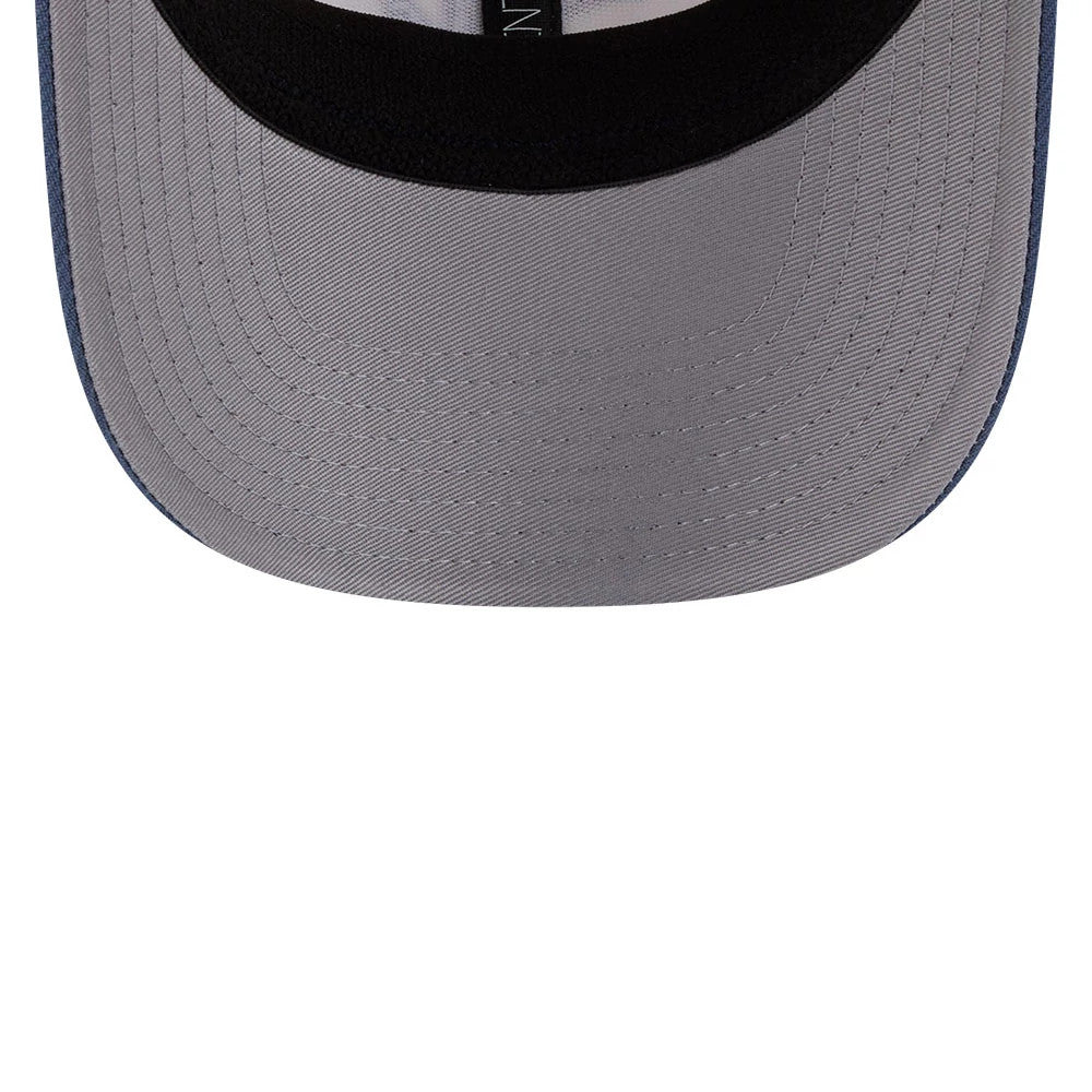 Pictured is this MLB Slate Stone Chicago White Sox 9SEVENTY Stretch Snap cap in cream & dark blue. 2