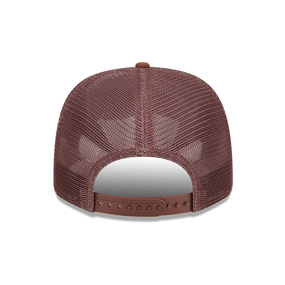 Pictured is this MLB Tiramisu New York Yankees 9SEVENTY Stretch Snap cap in dark brown. 7