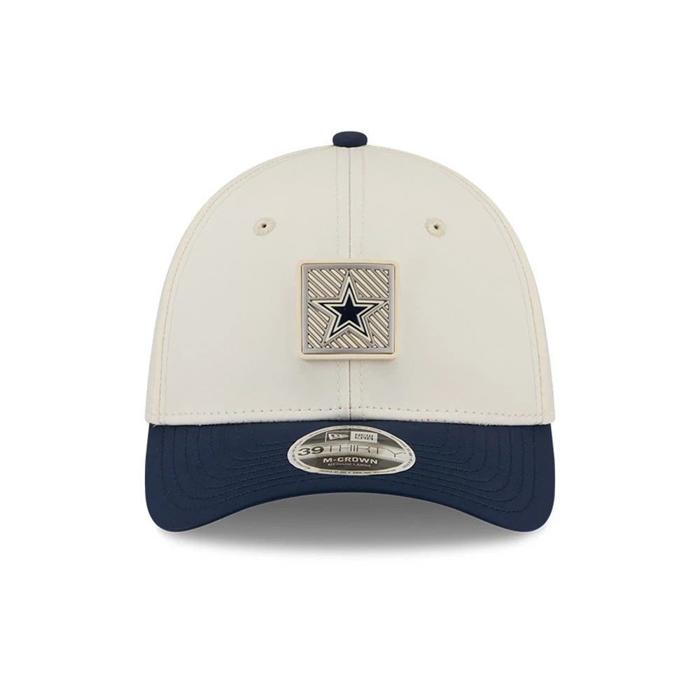 Dallas Cowboys NFL Training 2026 White New Era 39THIRTY M-Crown Stretch Fit Cap, front view showing a square emblem with a black outline star centrally embroidered on the white crown, with a contrasting blue curved visor and 39THIRTY size sticker.