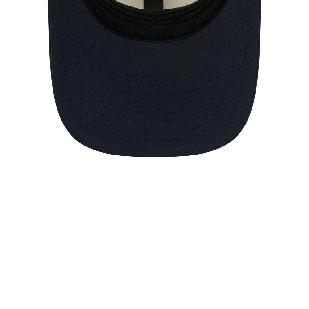 Chicago Bears NFL Training 2026 White New Era 39THIRTY M-Crown Stretch Fit Cap, inside view showing the black sweatband and white taping with a contrast-coloured undervisor, highlighting the structured shape and stitching details of the visor.