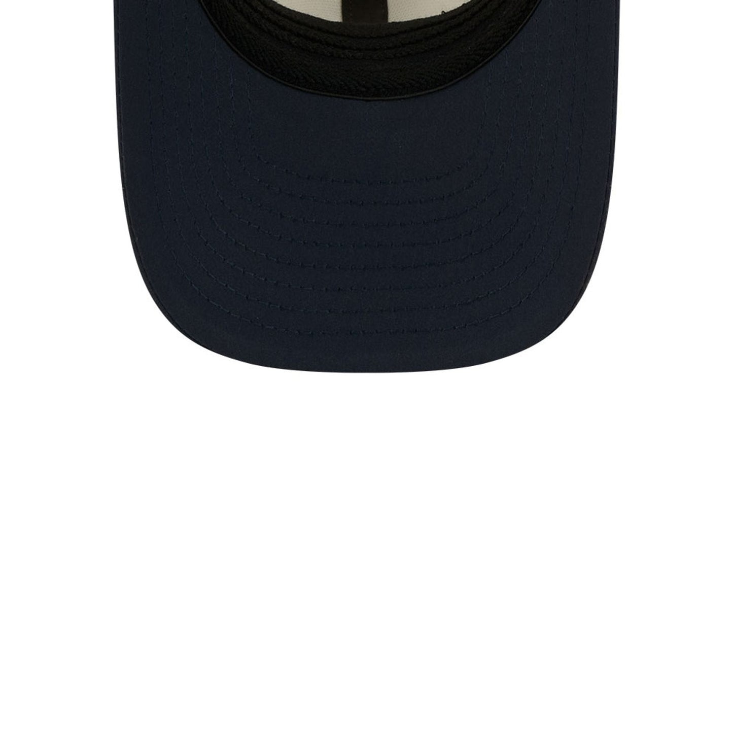Pictured is this NFL Training 2026 Chicago Bears 39THIRTY M-Crown Stretch Fit cap in white. 7