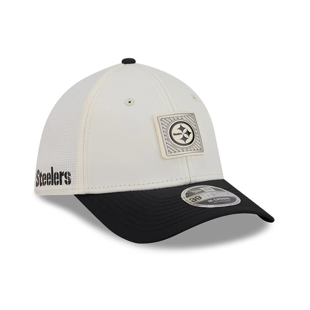 Steelers NFL Training 2026 White New Era 39THIRTY M-Crown Stretch Fit Cap, three-quarter view showing the black flat visor with a 39THIRTY size sticker, a Steelers patch on the front panel, and embroidered Steelers lettering on the side.
