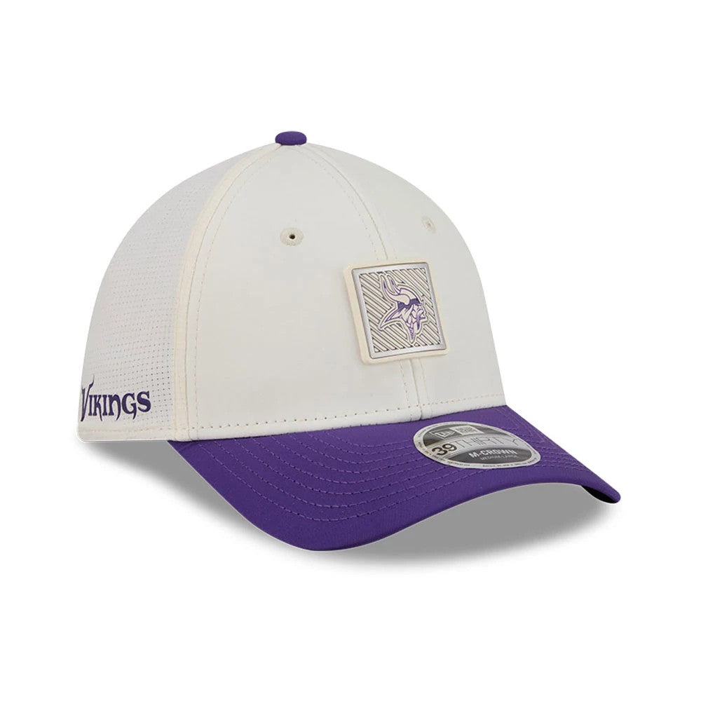 Minnesota Vikings NFL Training 2026 White New Era 39THIRTY M-Crown Stretch Fit Cap, three-quarter view showing the raised white and purple front panel logo, purple curved visor with 39THIRTY size sticker.