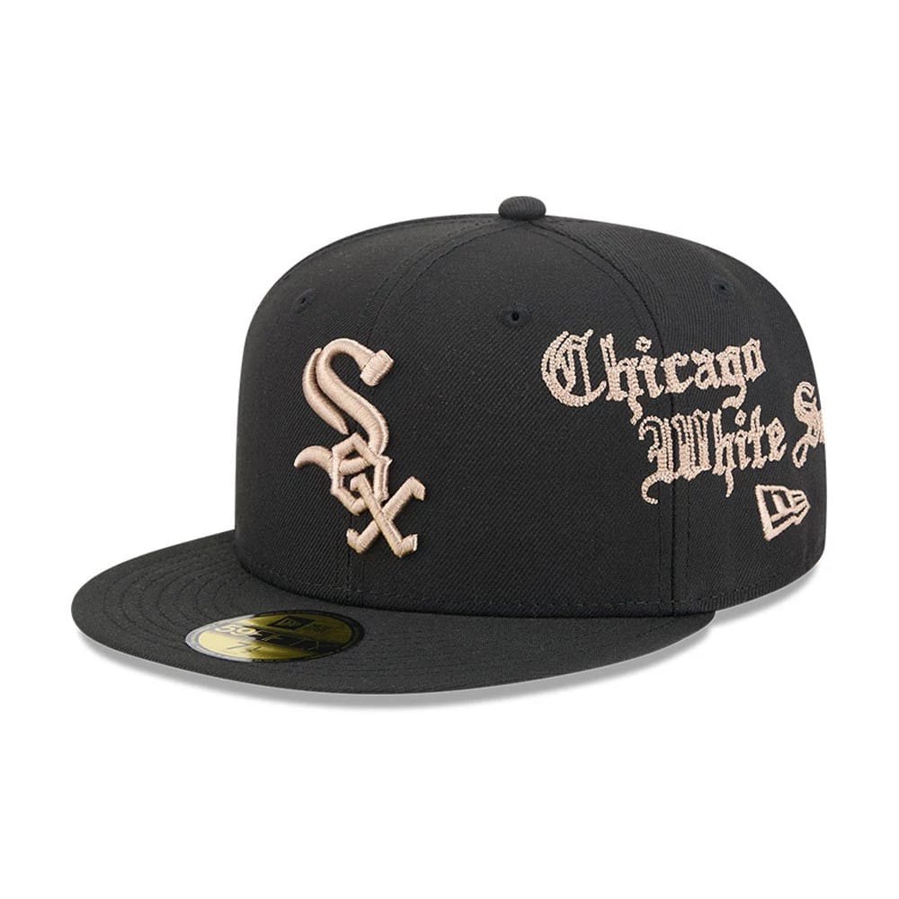 Chicago White Sox MLB Heritage Black New Era 59FIFTY Fitted Cap, front view showing the beige embroidered Sox logo on the front panel, the flat black visor with a gold 59FIFTY size sticker, and Gothic script Chicago White Sox text on the side.