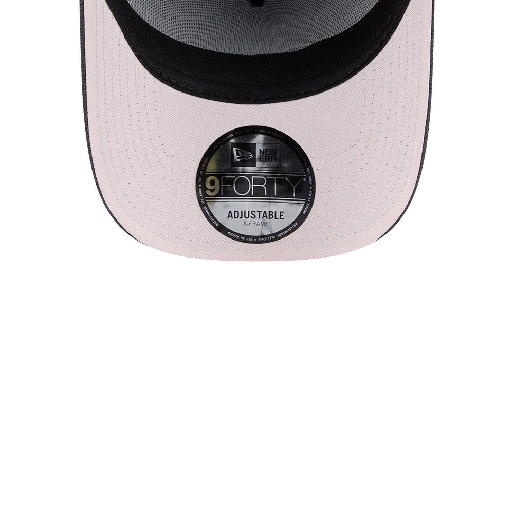 Pictured is this MLB Day Of The Dead Chicago White Sox 9FORTY A-Frame cap in grey. 2
