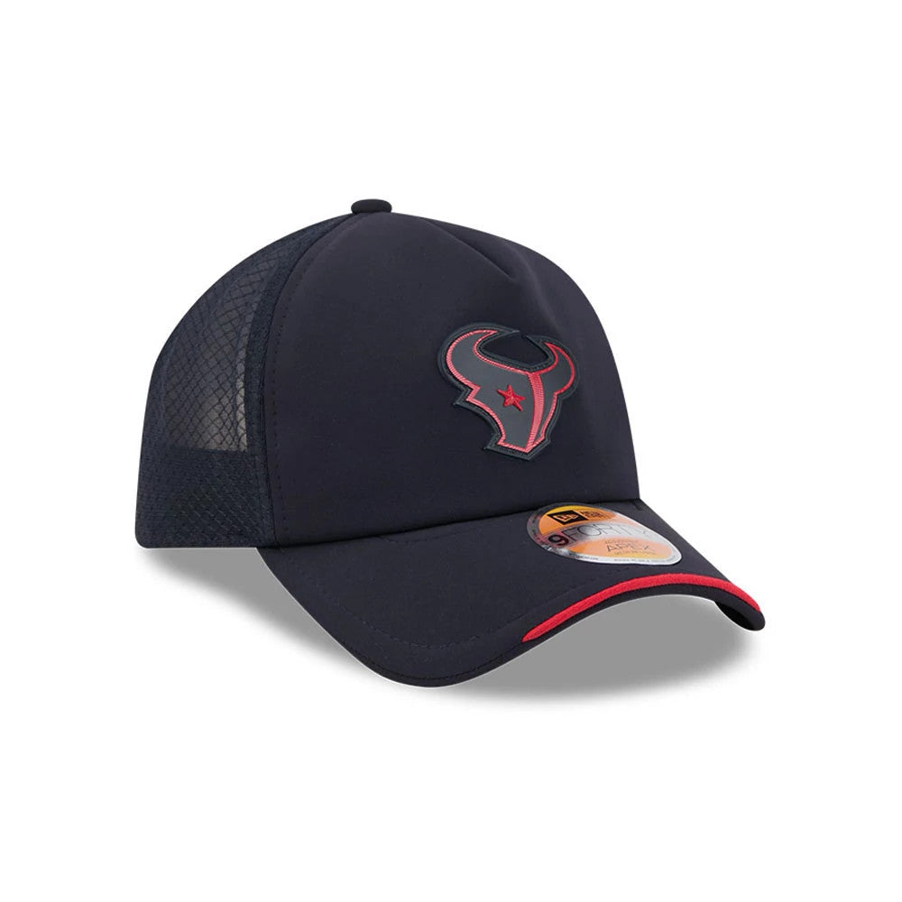 Houston Texans NFL Sideline 2026 Navy New Era 9FORTY Apex Adjustable Cap, three-quarter view showcasing the red and grey embroidered Texans logo on the front panel, with a curved visor highlighted by a red accent, and a 9FORTY size sticker on top.