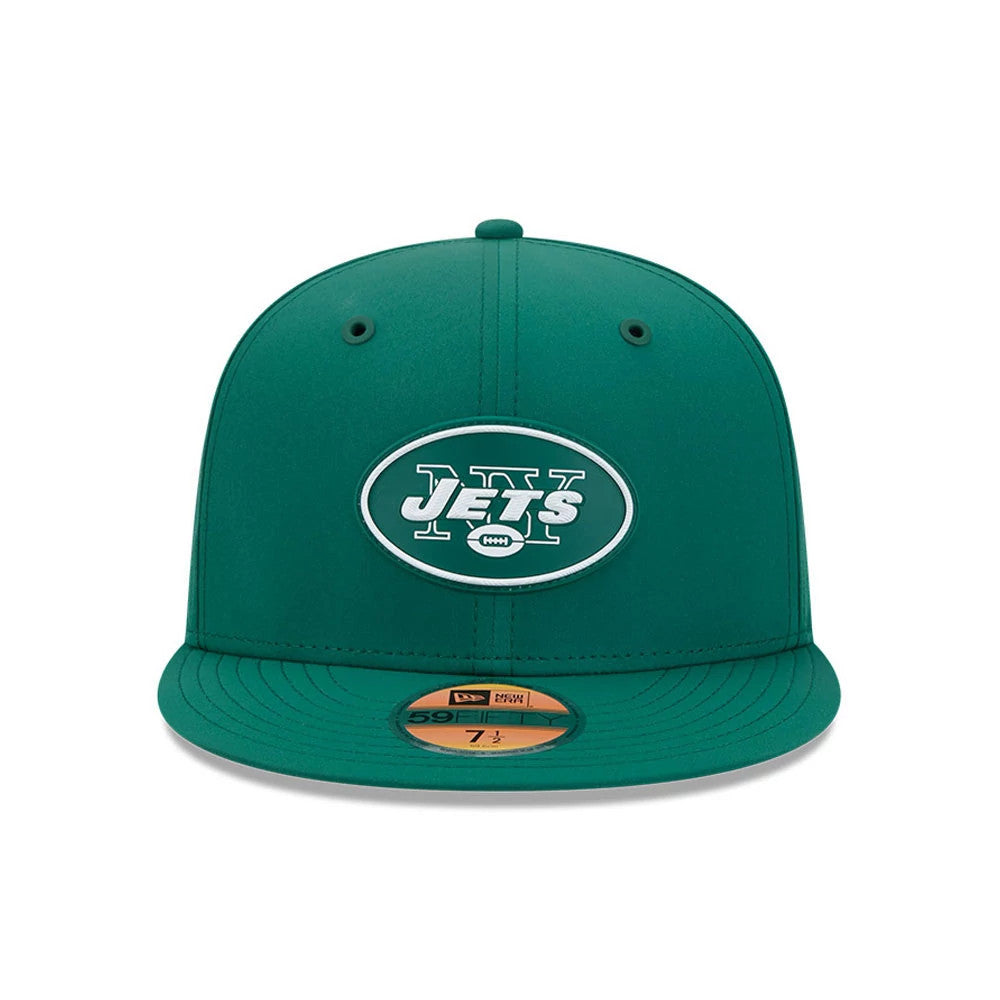 New York Jets NFL Sideline 2026 Green New Era 59FIFTY Fitted Cap, front view showing the raised embroidered Jets oval logo on the centre of the structured green crown, with a flat green visor and a gold 59FIFTY size sticker.