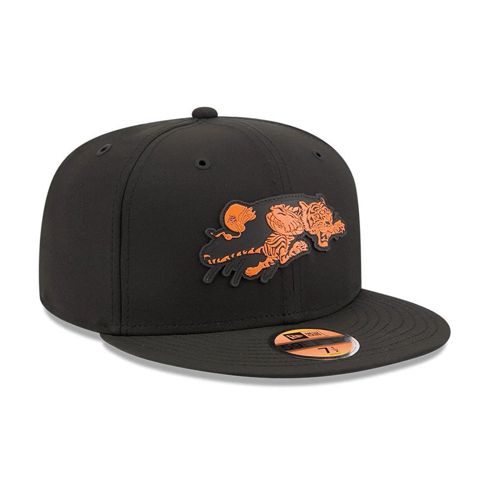 Cincinnati Bengals NFL Sideline 2026 Black New Era 59FIFTY Fitted Cap, three-quarter view showing a raised orange and black tiger logo on the front panel, a black flat visor, and a gold 59FIFTY size sticker on the visor.
