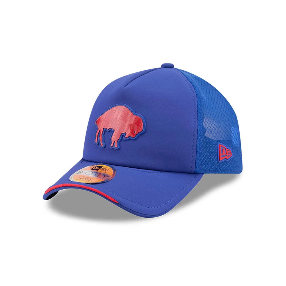Buffalo Bills NFL Sideline 2026 Blue New Era 9FORTY Apex Adjustable Cap, front view showing a raised red buffalo logo on the blue structured crown, with a matching red New Era flag on the left side and a 9FORTY size sticker on the visor.