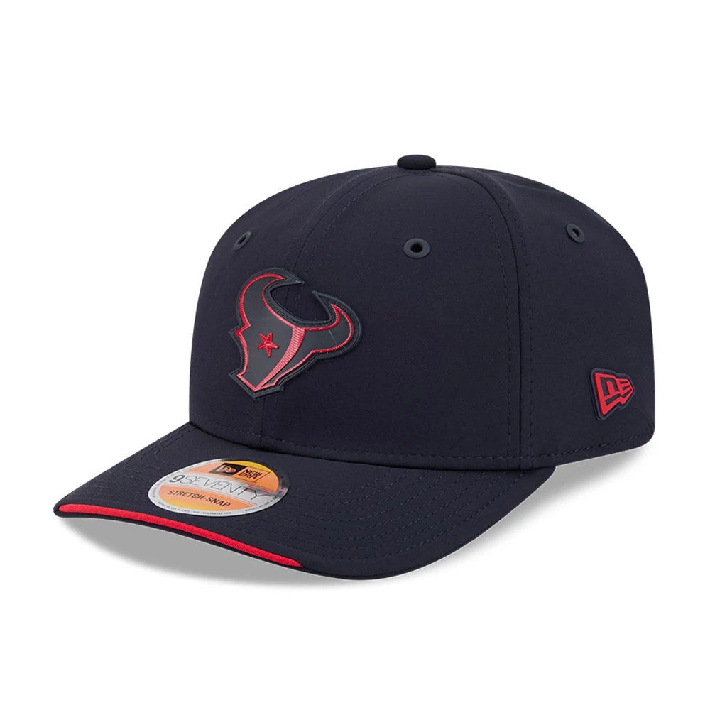 Texans NFL Sideline 2026 Navy New Era 9SEVENTY Stretch Snap Adjustable Cap, three-quarter view showing the raised red and navy Texans logo on the front panel, navy visor with red trim, and the red New Era flag logo on the left side.