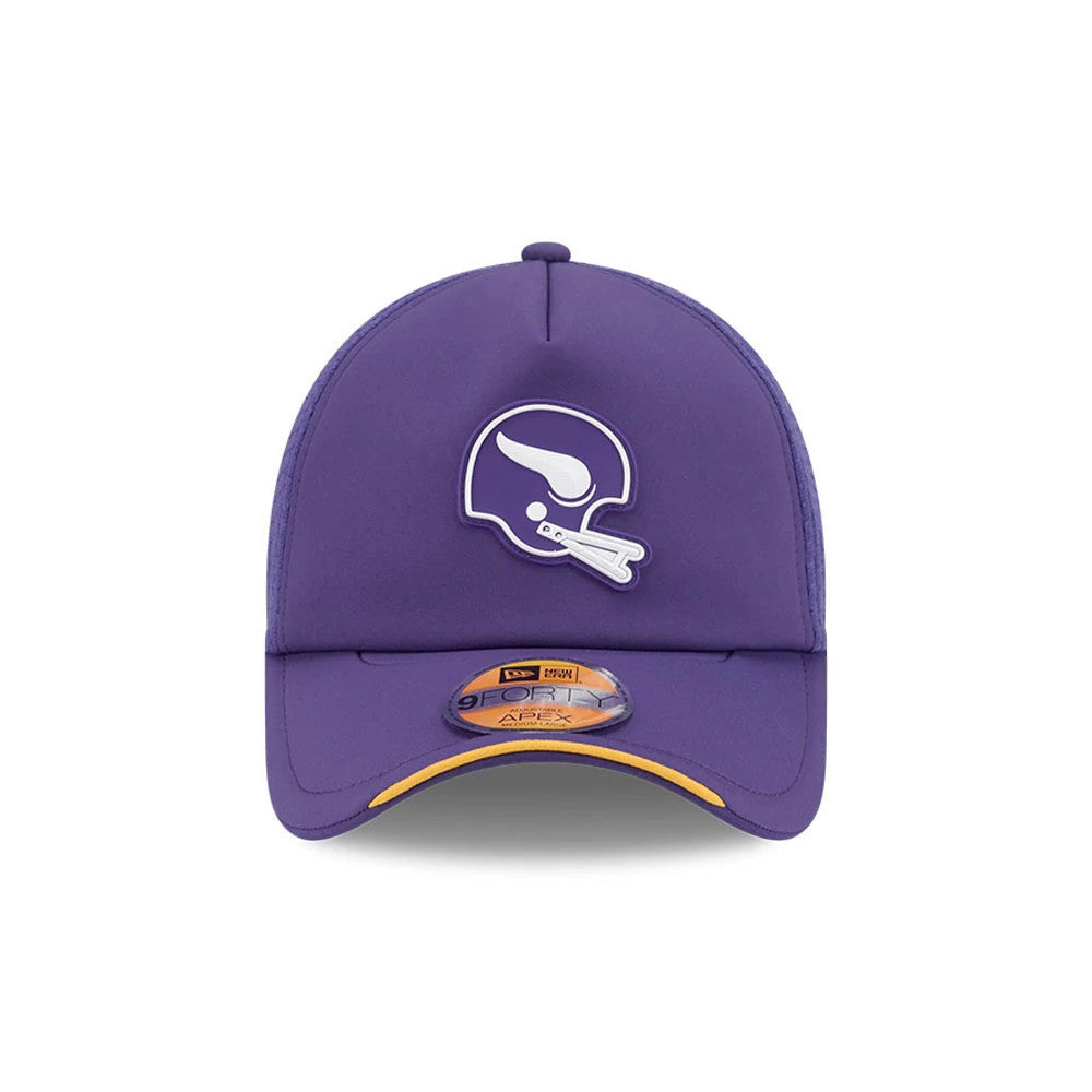 Minnesota Vikings NFL Sideline 2026 Purple New Era 9FORTY Apex Adjustable Cap, front view showing a raised white embroidered Vikings logo on the purple crown, with a yellow contrast undervisor and a 9FORTY size sticker on the visor.