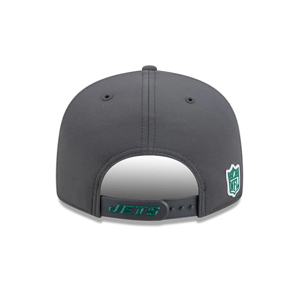 Pictured is this NFL Sideline 2026 New York Jets 9FIFTY Snapback cap in charcoal. 7