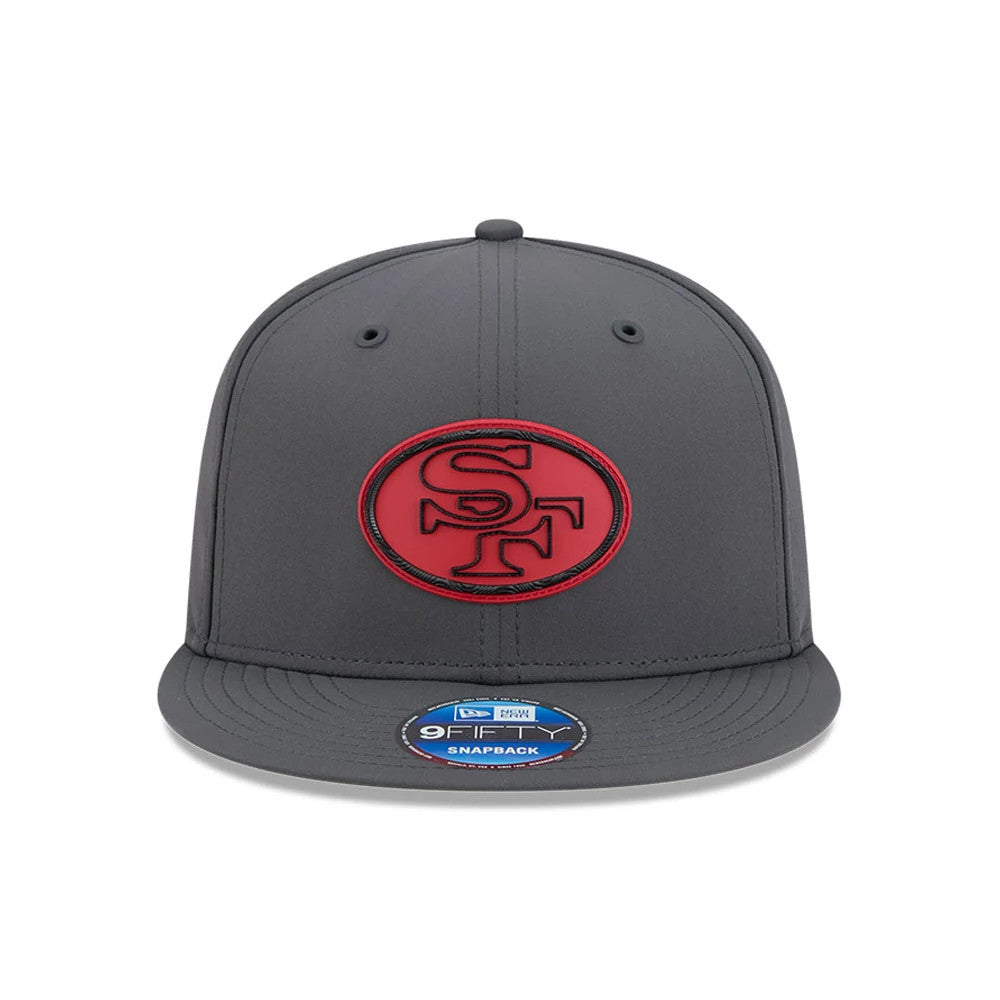 Pictured is this NFL Sideline 2026 San Francisco 49ers 9FIFTY Snapback cap in charcoal. 3
