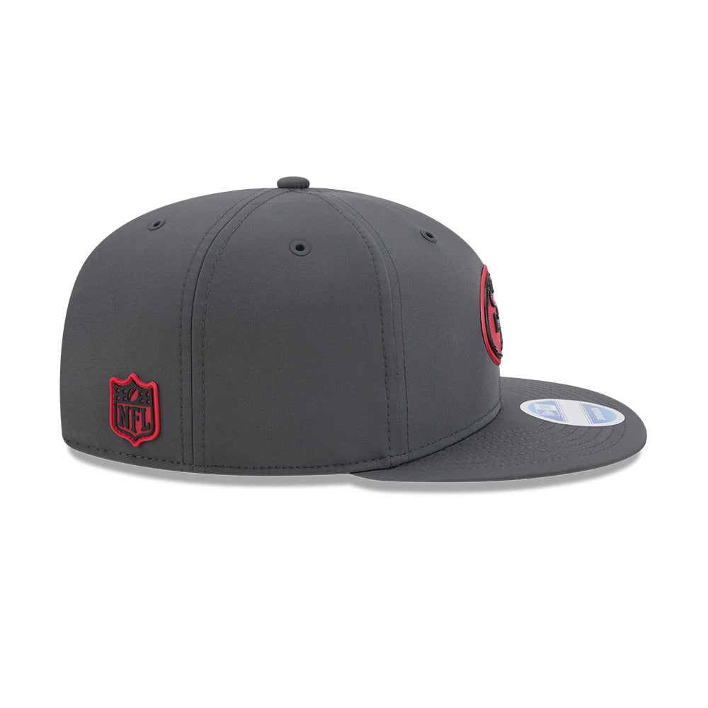 Pictured is this NFL Sideline 2026 San Francisco 49ers 9FIFTY Snapback cap in charcoal. 7