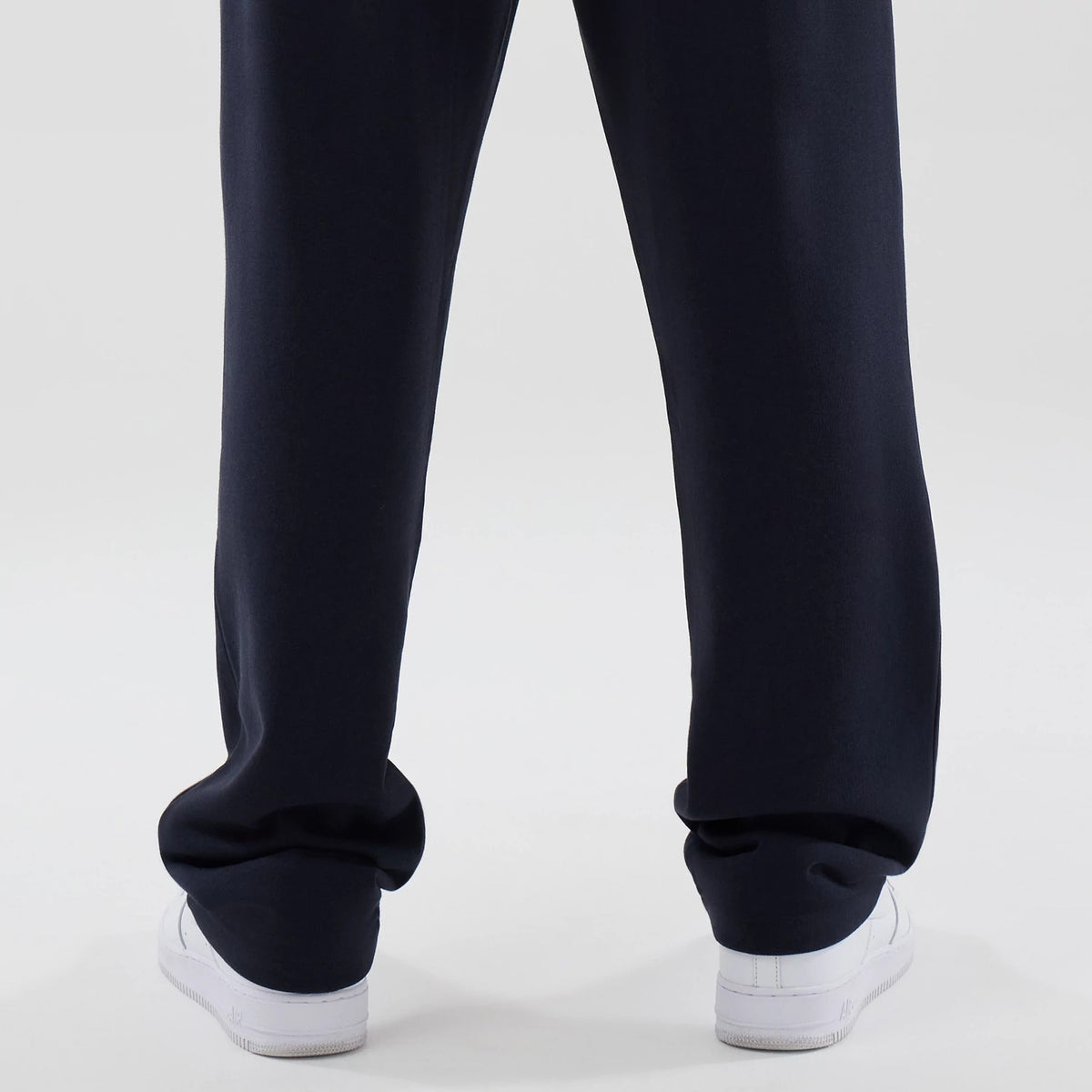 The model is wearing these NBA Core Plus LA Lakers Straight Leg Joggers in navy. 7