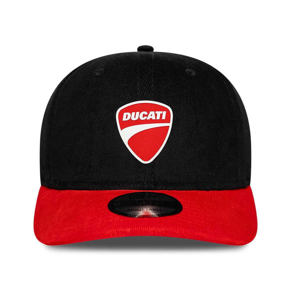 Pictured is this Ducati Motor Contrast Visor 9SEVENTY Stretch Snap cap in black. 2