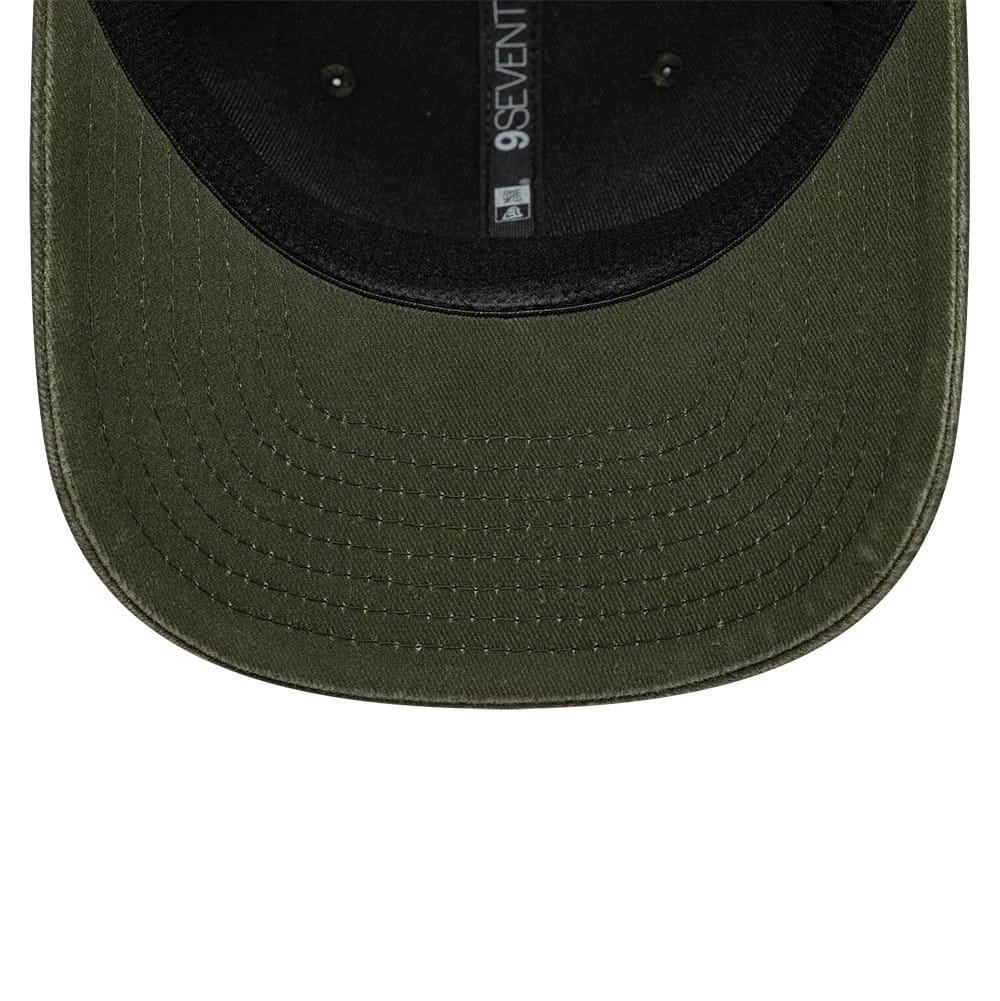 Pictured is this Moto Guzzi Logo 9SEVENTY Stretch Snap cap in green. 5