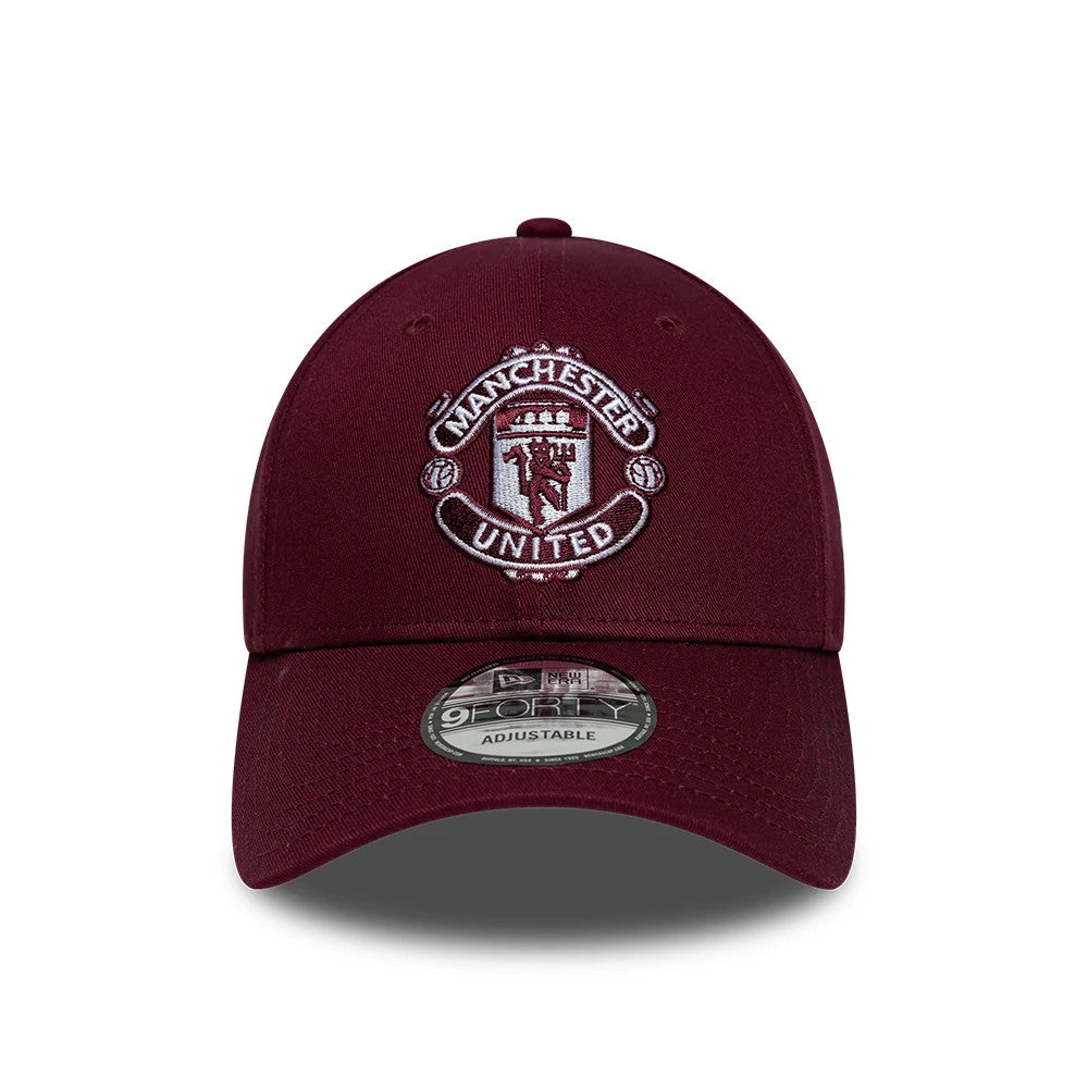 Pictured is this Manchester United FC 9FORTY cap in dark red. 2