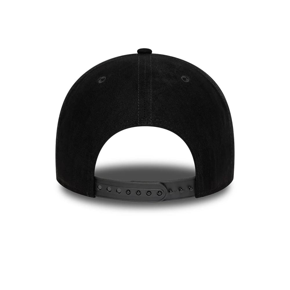 Pictured is this Aston Villa FC Faux Suede 9FORTY M-Crown cap in black. 4