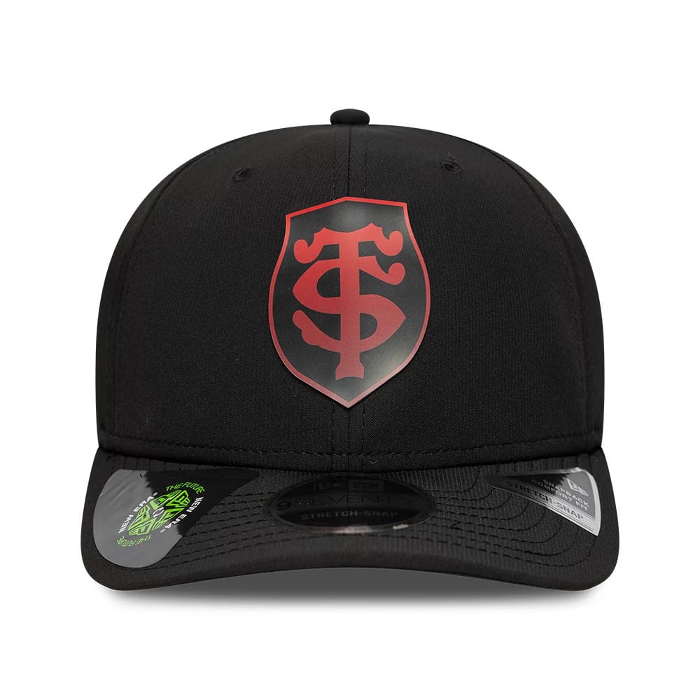Pictured is this Stade Toulousain Gradient Stade Toulousain 9SEVENTY Stretch Snap cap in black. 2