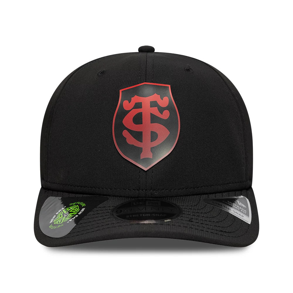 Pictured is this Stade Toulousain Gradient Stade Toulousain 9SEVENTY Stretch Snap cap in black. 2