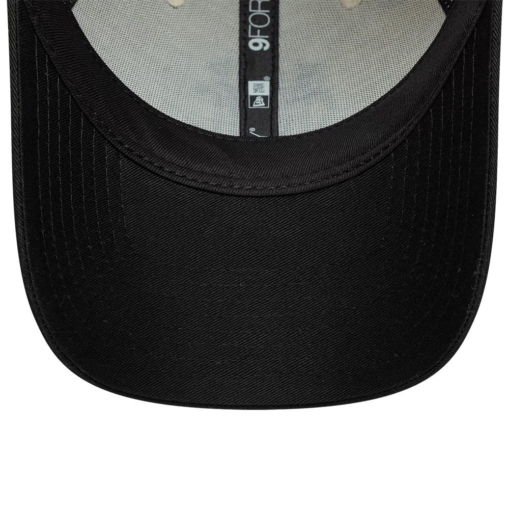 Pictured is this Manchester United FC Monogram 9FORTY cap in cream & black. 5