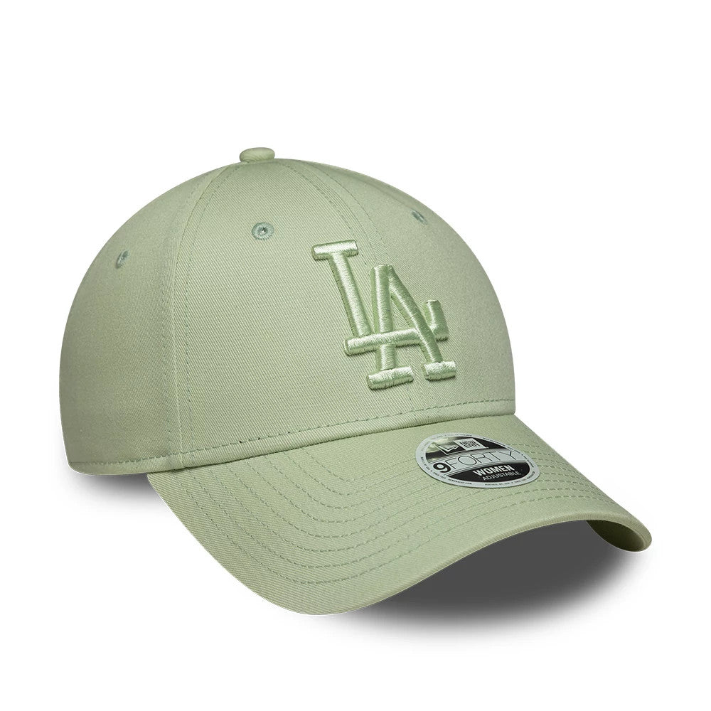 LA Dodgers Womens MLB League Essential Pastel Green New Era 9FORTY Adjustable Cap, front view showing the raised embroidered LA logo on the front panel, curved visor, and 9FORTY size sticker on the pastel green fabric.