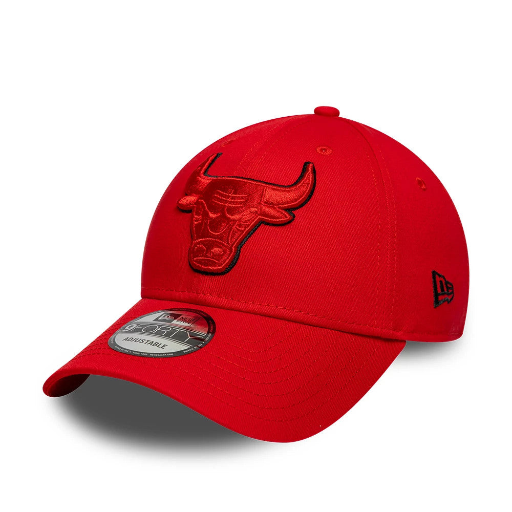 Pictured is this NBA Outline Chicago Bulls 9FORTY cap in red. 1