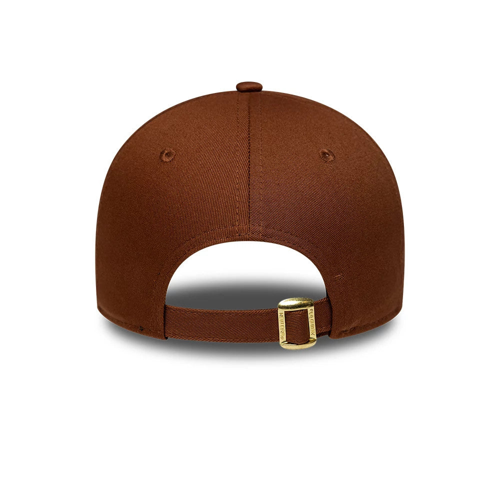 Pictured is this Womens MLB Metallic New York Yankees 9FORTY cap in brown. 4