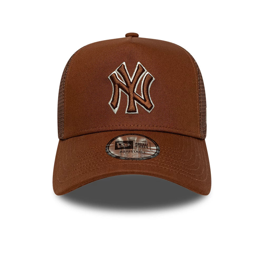New York Yankees MLB Outline Brown New Era 9FORTY E-Frame Trucker Adjustable Cap, front view showing the raised brown and white embroidered Yankees logo on the front panel, curved brown visor with 9FORTY size sticker, and mesh sides.