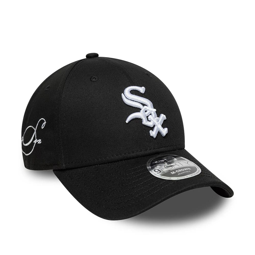 Pictured is this MLB Side Script Chicago White Sox 9FORTY M-Crown cap in black. 1