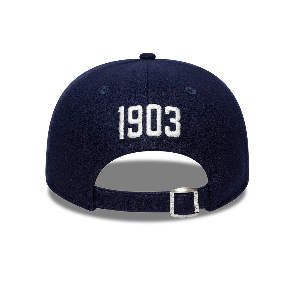 Pictured is this MLB Heritage New York Yankees Retro Crown 9FIFTY cap in navy. 5