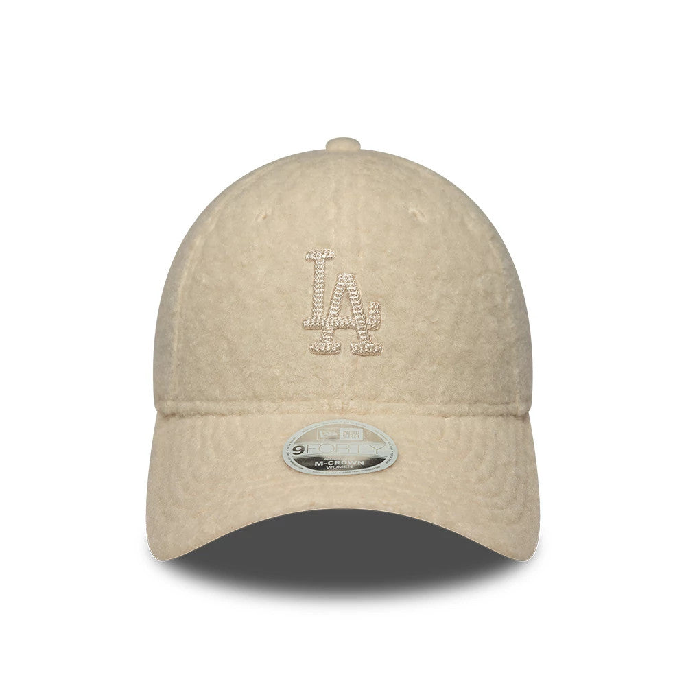 LA Dodgers Womens MLB Winter Borg Cream New Era 9FORTY M-Crown Adjustable Cap, front view showing the raised cream embroidered LA logo on the centre of the textured cream crown with a 9FORTY size sticker on the curved visor.