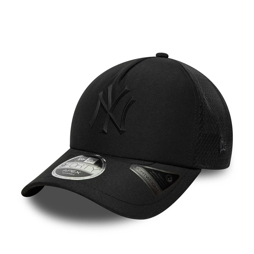New York Yankees MLB Sporty Black New Era 9FORTY Apex Adjustable Cap, front view showing the black embossed NY logo on the structured black front panels, with a curved black visor featuring a 9FORTY size sticker and mesh on the side.