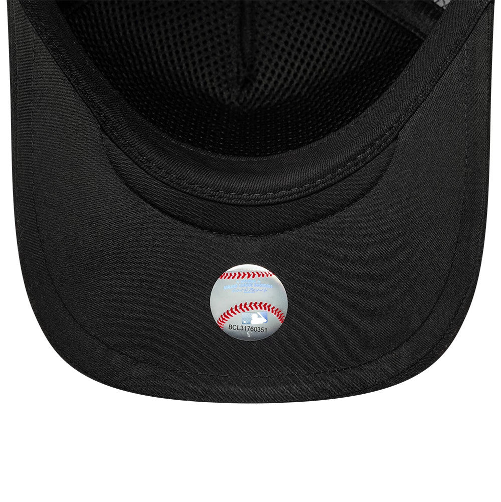 Pictured is this MLB Sporty New York Yankees 9FORTY Apex cap in black. 5
