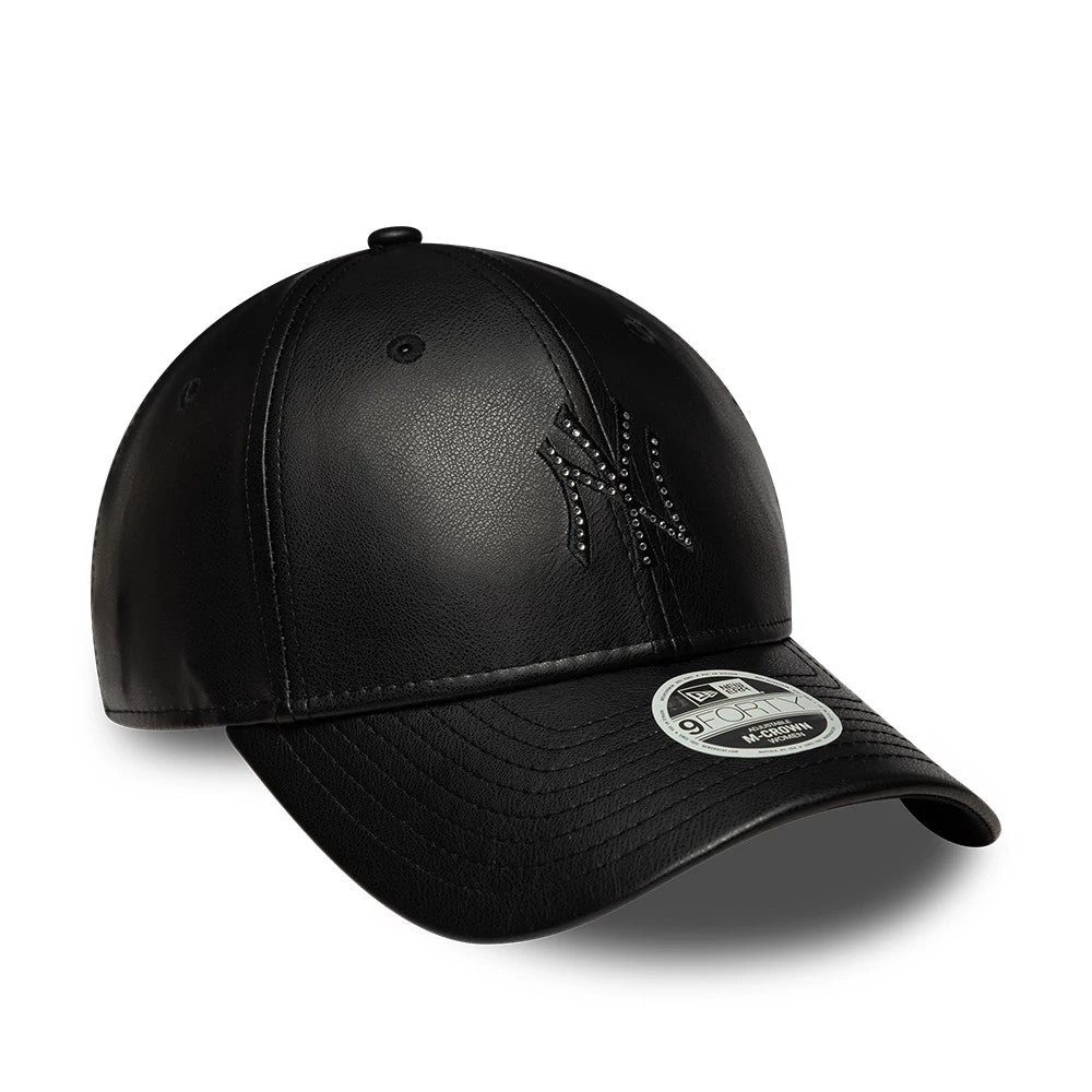 Yankees Womens MLB Diamante PU Black New Era 9FORTY M-Crown Adjustable Cap, three-quarter view showing the black diamante-embellished NY logo on the front panel, with a curved black visor and a 9FORTY size sticker on top.