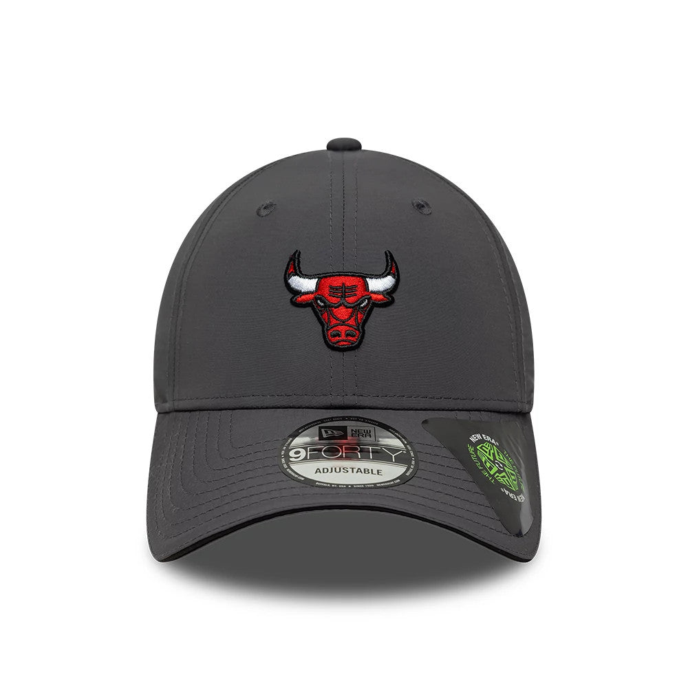 Chicago Bulls NBA Recycled Charcoal New Era 9FORTY Adjustable Cap, front view showing a raised embroidered red and white Bulls logo on the charcoal front panel, with a curved visor featuring a 9FORTY size sticker and a green sustainability sticker.
