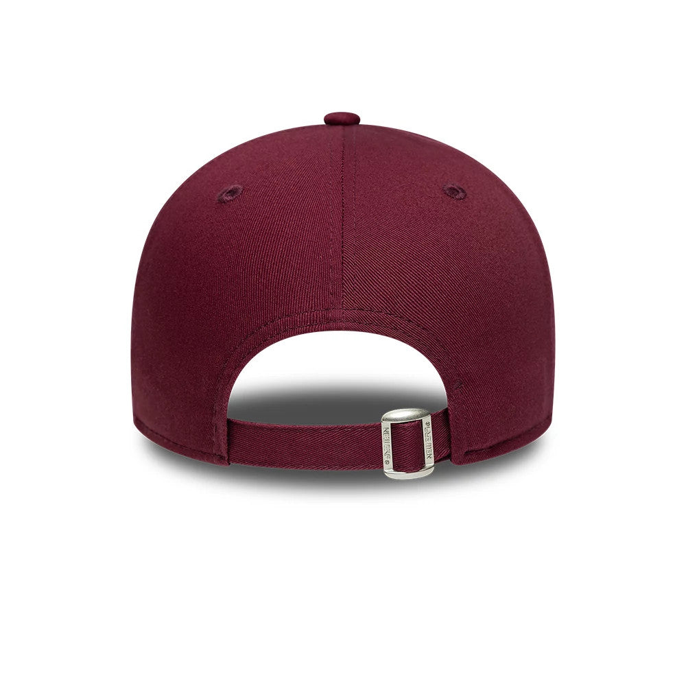 LA Dodgers MLB Team Outline Dark Red New Era 9FORTY Adjustable Cap, rear view showing the absence of a back logo on the dark red panels, featuring an adjustable strap with a buckle for a customised fit and embroidered eyelets.