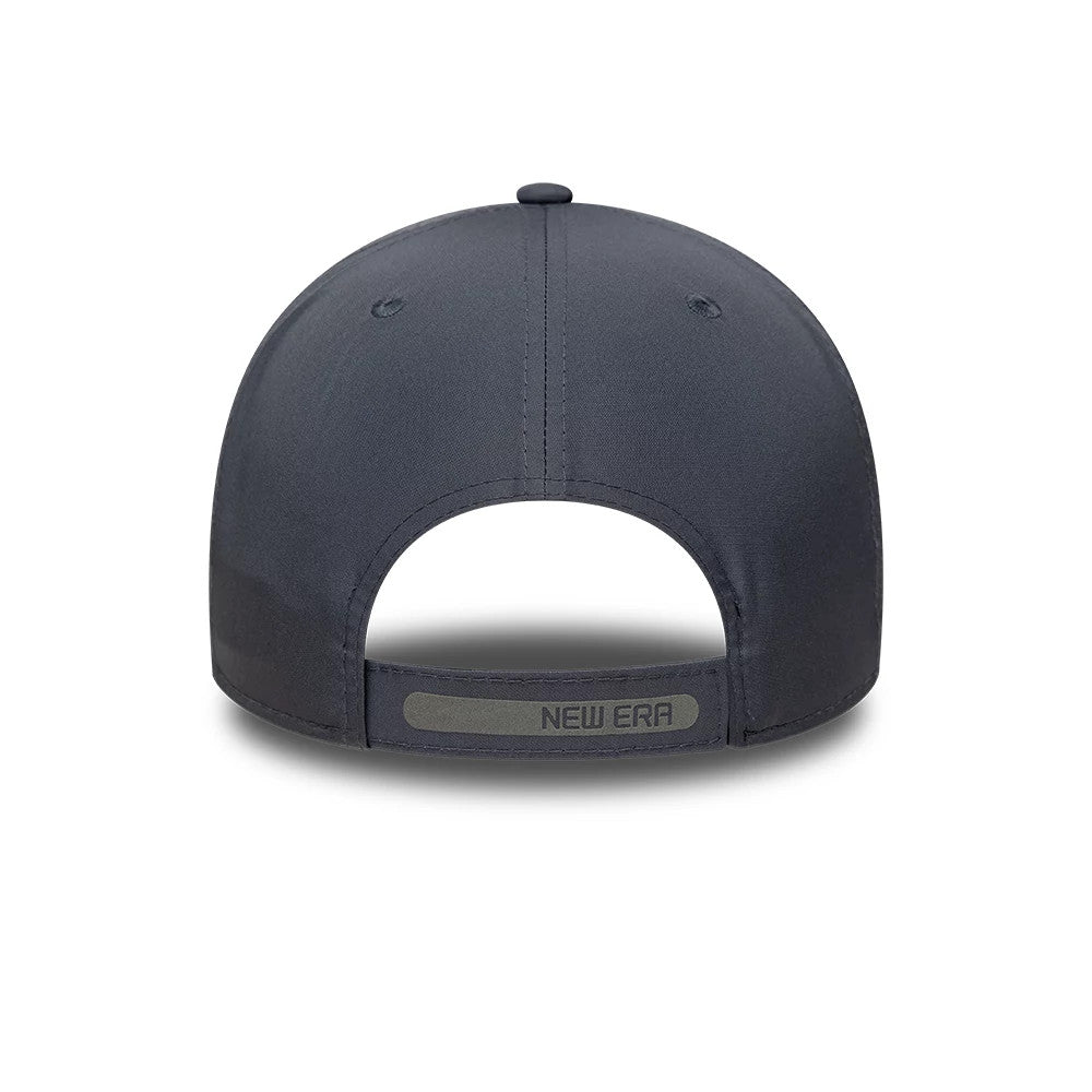 Pictured is this New Era Tech 9FORTY M-Crown A-Frame cap in grey. 4