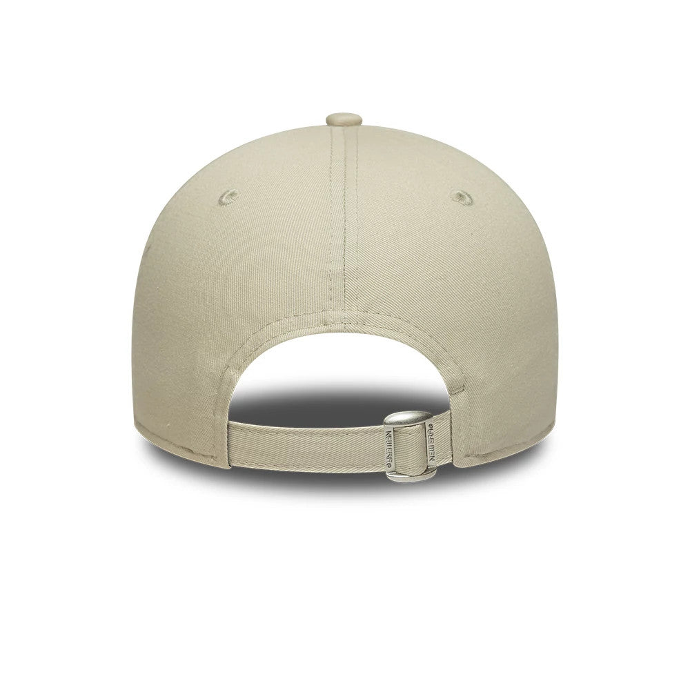 LA Dodgers MLB Outdoor Icon Cream New Era 9FORTY Adjustable Cap, rear view showing a cream structured crown with matching eyelets, an adjustable strap with a silver buckle for customised fit, and a seamless transition to the cream visor.