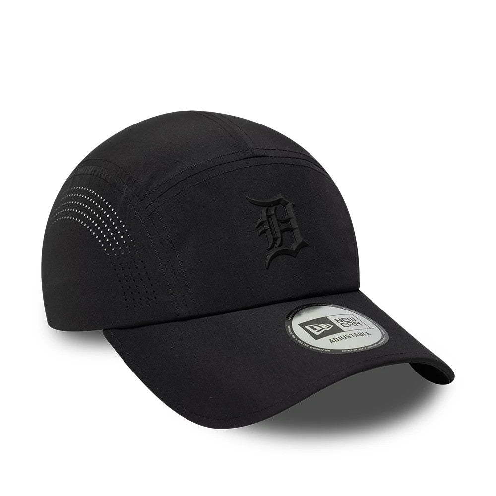 Pictured is this MLB Tech Midi Detroit Tigers Runner cap in black. 3