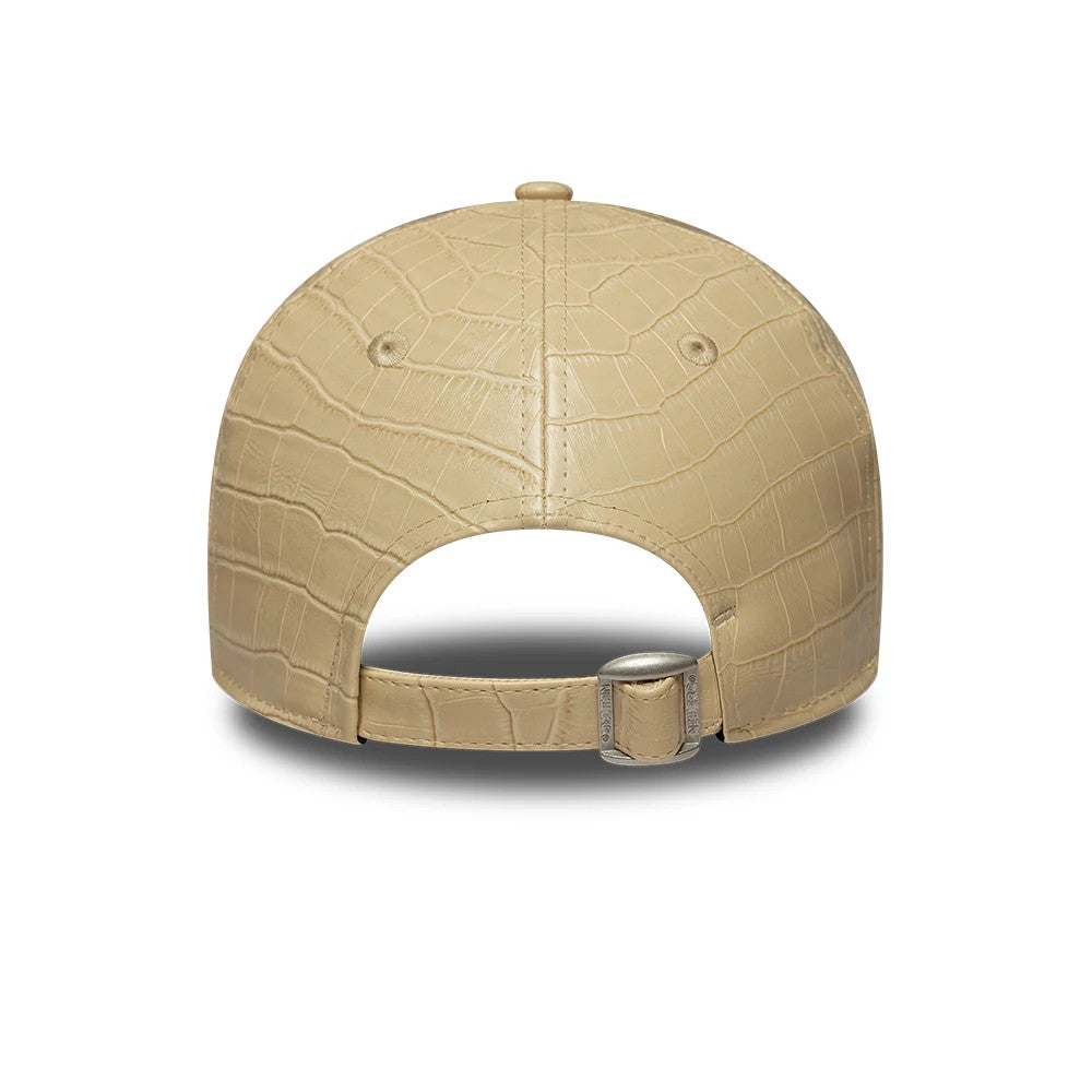 Pictured is this Womens MLB Pattern PU New York Yankees 9FORTY cap in light beige. 4
