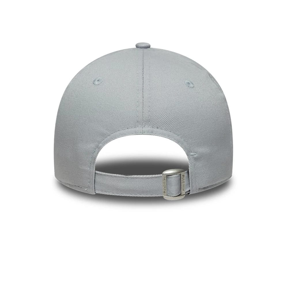 Pictured is this Youth MLB Metallic LA Dodgers 9FORTY cap in grey. 4
