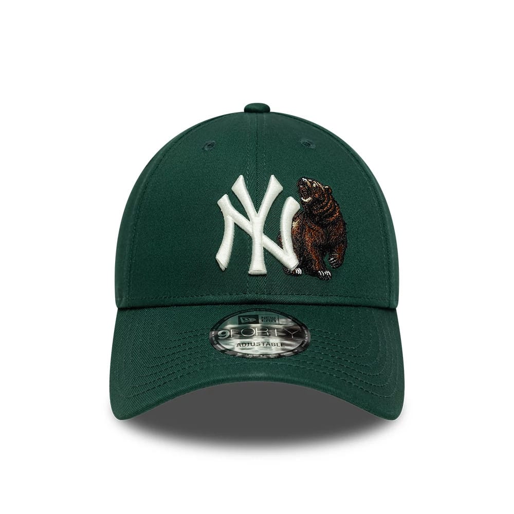 Pictured is this MLB Outdoor Icon New York Yankees 9FORTY cap in dark green. 2