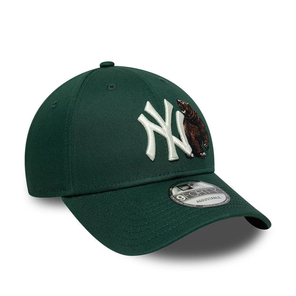 Pictured is this MLB Outdoor Icon New York Yankees 9FORTY cap in dark green. 3